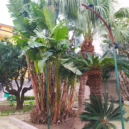 Maison d'hôtes La Rugiada - Con Giardino Privato