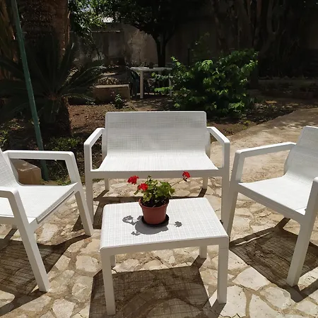 Maison d'hôtes La Rugiada - Con Giardino Privato *