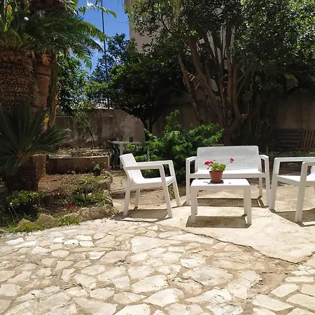 Maison d'hôtes La Rugiada - Con Giardino Privato *