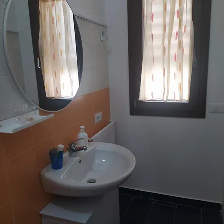 Maison d'hôtes La Rugiada - Con Giardino Privato